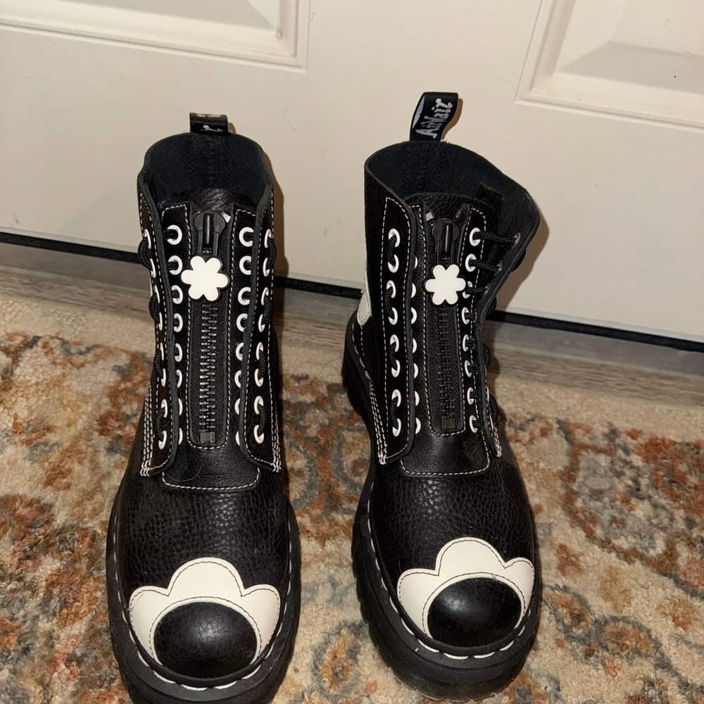 Doc Martens Sinclair flower Pisa boot